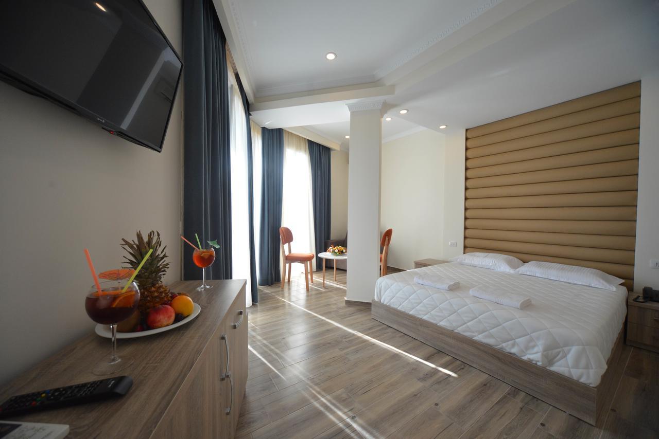 Elesio Hotel Golem (Tirana)