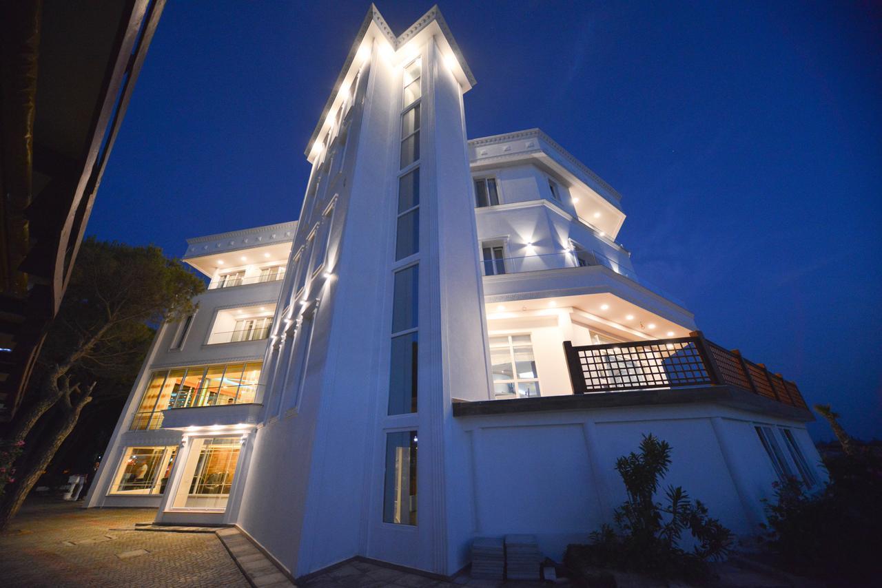 Elesio 4* Golem (Tirana)